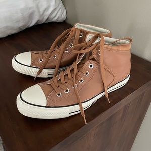 Men’s size 10 leather Converse All Stars